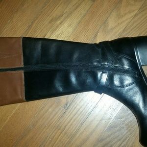 Leather boots size 9
